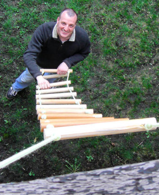 Paracord fire escape ladder