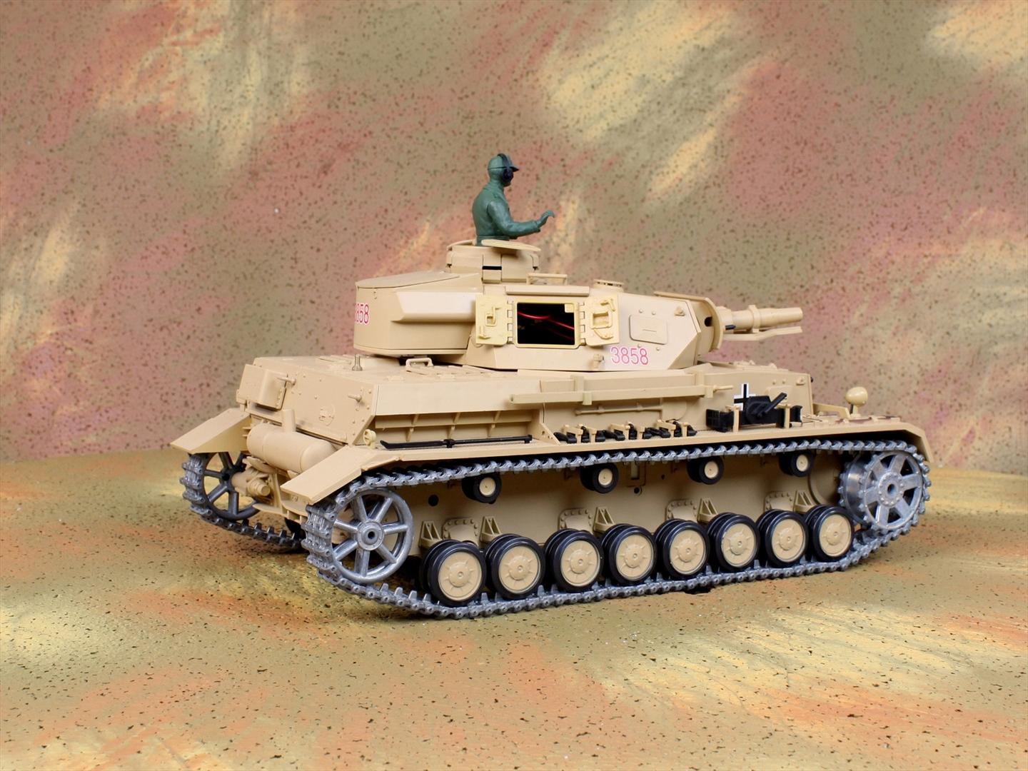 HENG-LONG Toys 3858 RC Scale Model Tank, World War II German DAK Pz.Kpfw.IV Ausf.F-1 Remote Control Tank.