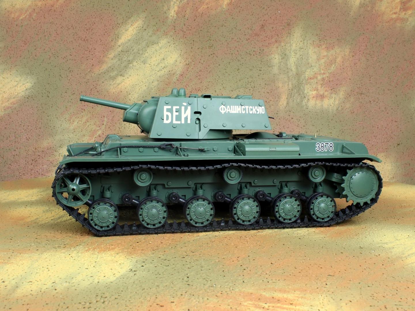 HENG-LONG Toys 3878 RC Scale Model Tank, World War II Soviet Union (Russia) KV-1'S Ehkranami Remote Control Tank.