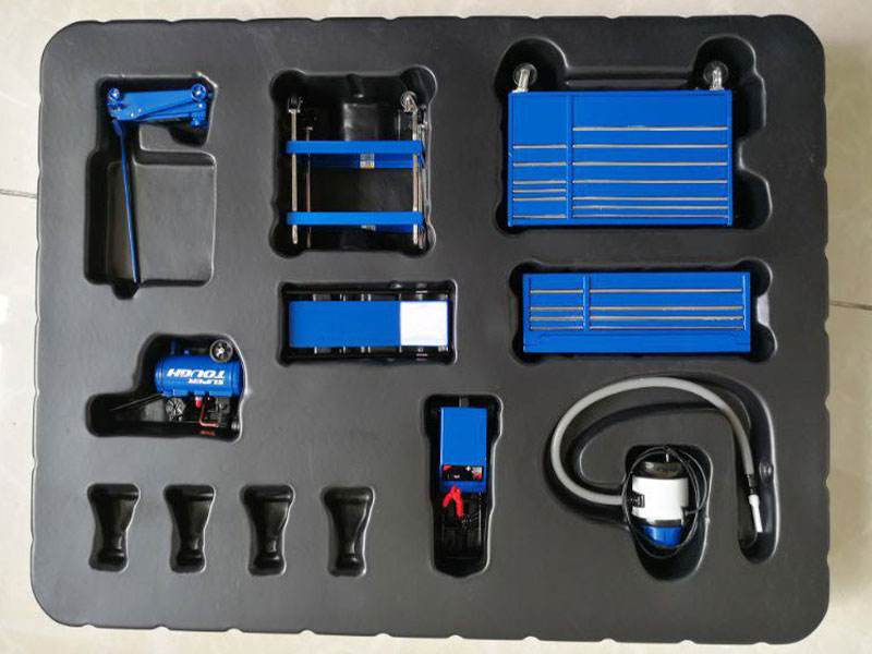1:18 scale Garage Essentials roll cab, top chest, air compressor, creeper, batery charger, service jack,  four jack stands, wet/dry vacuum, roll cart, and fender cover. suitable for 1/18 scale Die-cast model Diorama Scenes.