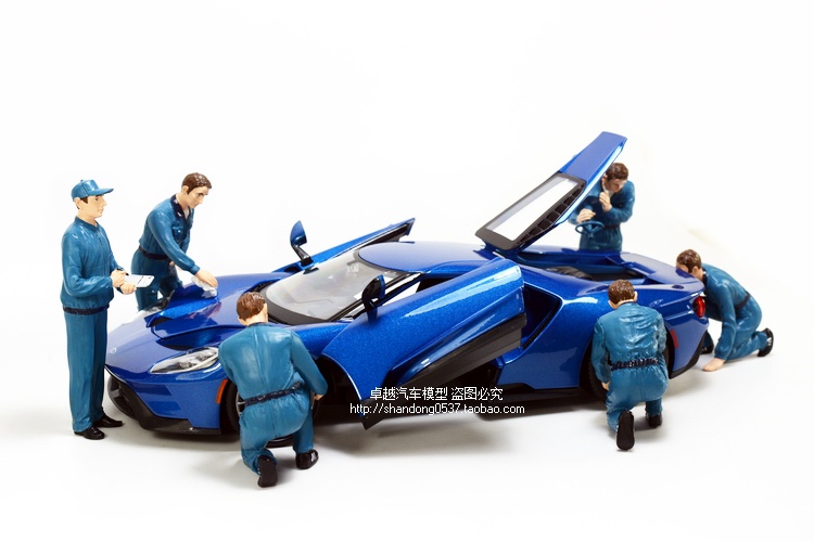 1/18 scale model Car mechanic, Auto 4S shop maintenance worker wearing blue / gray overalls, Car Repairman Action Figure Model, Car Repair Worker Diorama, Suitable for 1:18 scale model car scene.