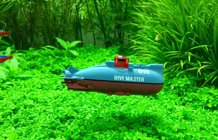 Best Water Toy, Aquarium & Pool Toy, RC Submarine Toy--(square glass fish bowl, cyanobacteria reef aquarium, remote control steam boat).