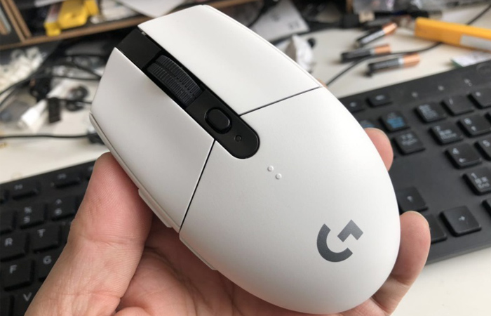 logitech lightspeed mouse g305