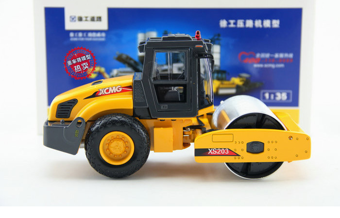 1/35 Scale Model XCMG XS203 Single Drum Roller Compactor Diecast Model, Zinc Alloy Model Toy.