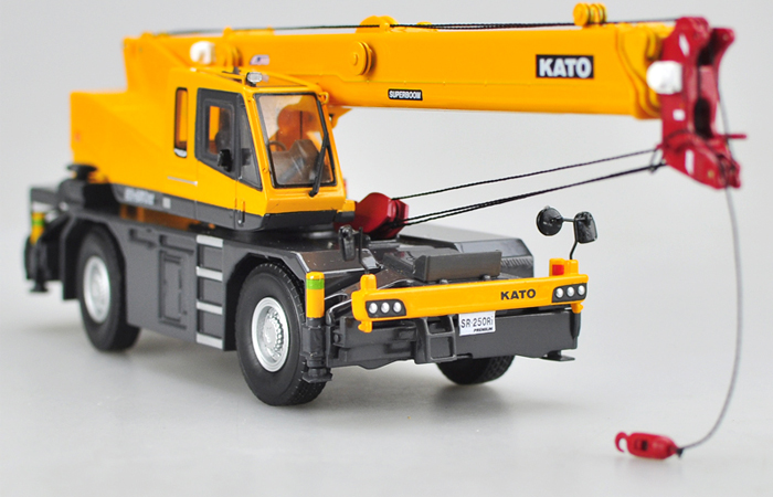 1/50 Scale Model KATO SR-250RI 25 Tons Rough Terrain Crane Diecast Model, Zinc Alloy Model Toy.