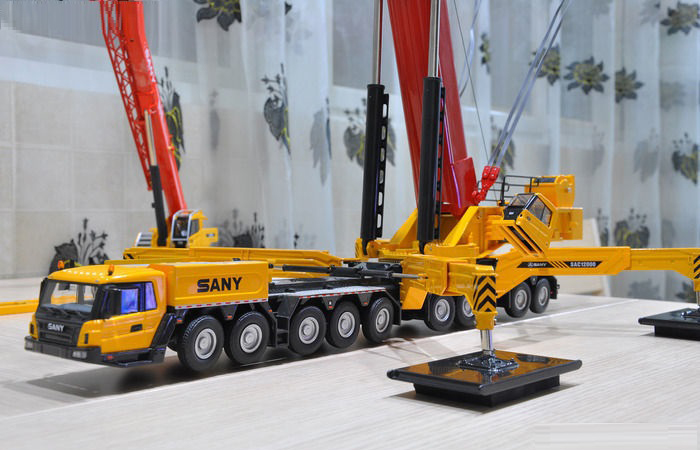 SANY SAC12000 1200 Ton All-Terrain Mobile Crane Diecast Model Construction Machinery Scale Model.