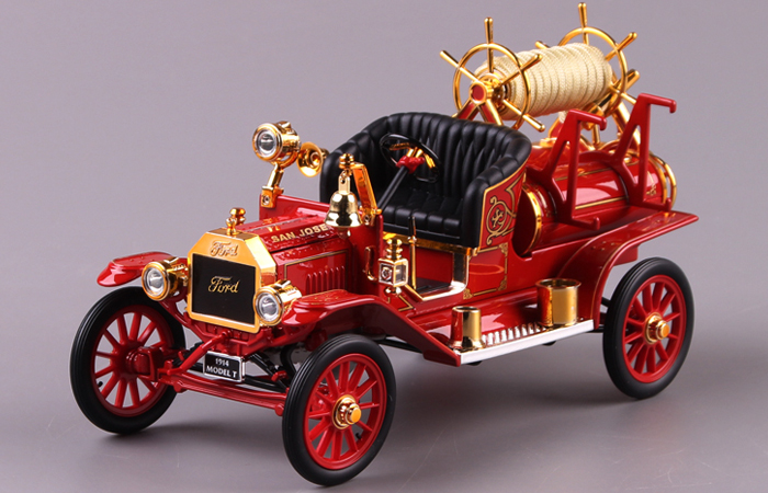 1922 Ford Fire Engine 1/32 Scale Diecast with Certificate of Authenticity 