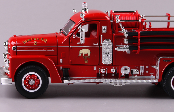1/24 Scale Truck Diecast Model Lucky-Diecast 20168, 1958 SEAGRAVE MODEL 750 Fire Engine Collection.