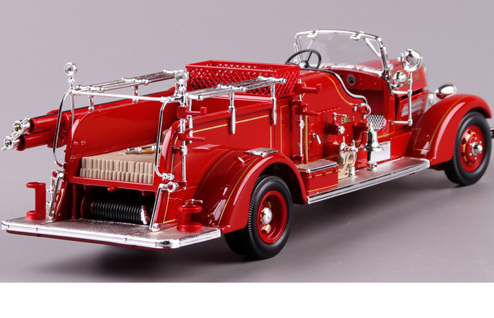 1/24 Scale Truck Diecast Model Lucky-Diecast 20178, 1938 AHRENS-FOX VC FIRE ENGINE Collection.