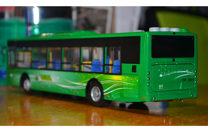 1/24 Scale Model YuTong Buses ZK6125CHEVPG4 Original Diecast Model Bus, Metal Scale Model Car, Gifts, Toys, Collectibles, Display Model, Static Model.