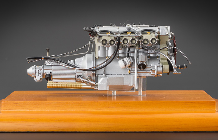 CMC M133 Die-Cast MOTORE 1:18 Scale Model, Aston Martin GT Zagato 1961 DB 4 GT Engine.