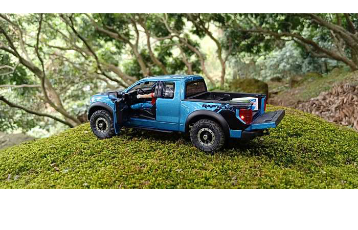 Ford F150 Raptor 4X4 RC Crawler Truck, Orlandoo Hunter Scale Model Conversion To RC Model.