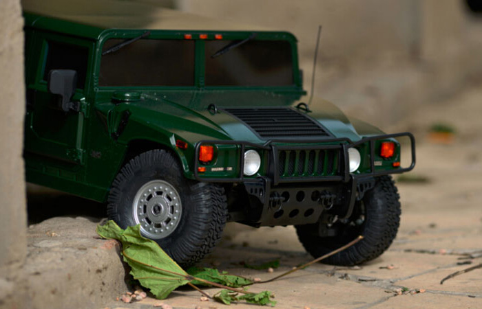 Kyosho 1:8 Scale Model Hummer H1 Off-Road Four-Wheel Drive Nitro Remote Control Car.