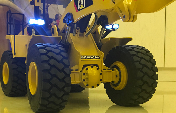1/14 Scale Full Metal RC Hydraulic Loader, (loader weighing system, scale art rc loader, rc kabolite).