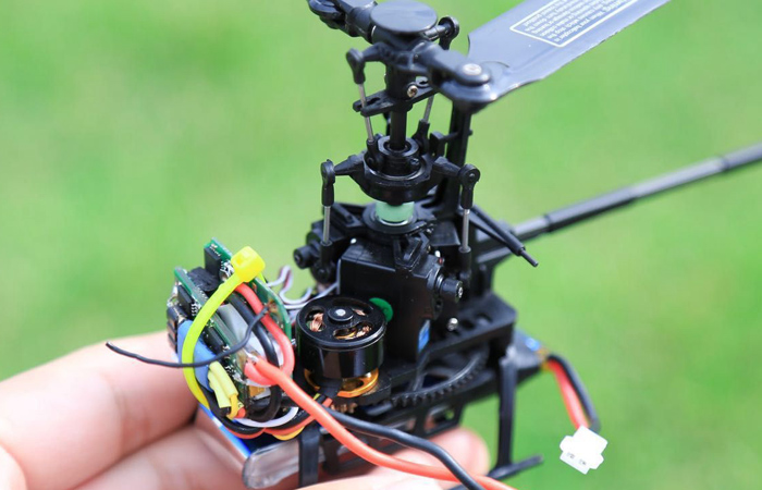 Walkera Mini-CP 6 Channel 3D Aerobatic, Brushless Motor Mini Flybarless RC Helicopter Indoor outdoor.