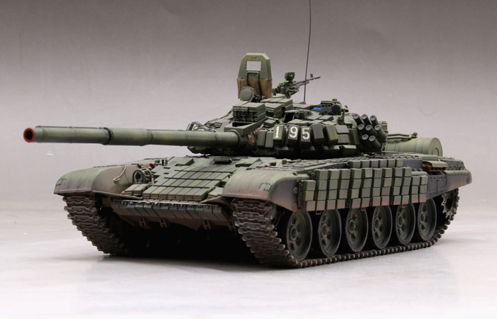 1/35 Scale Plastic Model Kit, TRUMPETER 09555 Russian T-72B1 MBT (W/Kontakt-1 Reactive Armor).