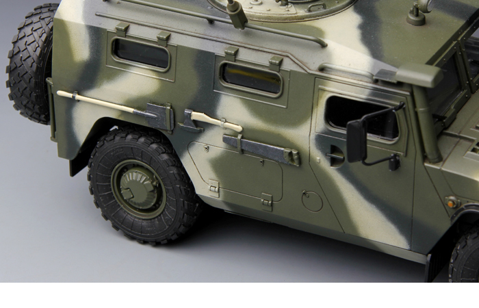 Meng-Model VS-003 1/35 Scale Plastic Model Kit RUSSIAN ARMORED HIGH-MOBILITY VEHICLE GAZ-233014 STS “TIGER” Scale Model, Static Armor Model