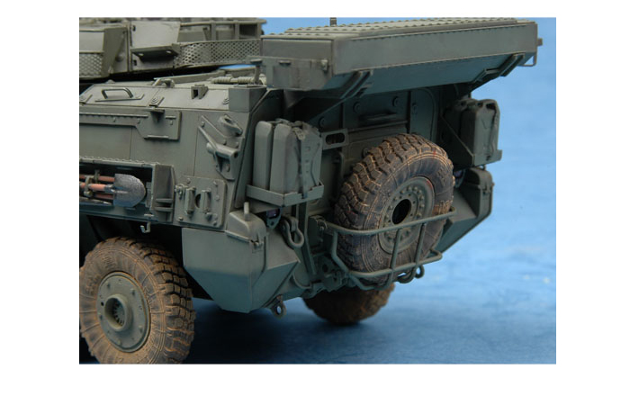 TRUMPETER Plastic Model Kit 01519, Canada LAV-III 8x8 wheeled armoured vehicle Plastic Model Kit Scale Model, Static Armor Model