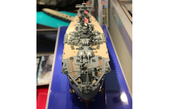 Tamiya 78025 Plastic Scale Model Kit, 1/350 Scale WWII Japanese Battleship Yamato
