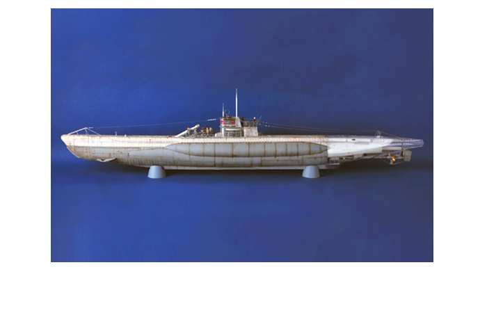 Trumpeter 06801 Plastic Scale Model Kits, WWII German Navy DKM U-Boat Type VIIC U-552.